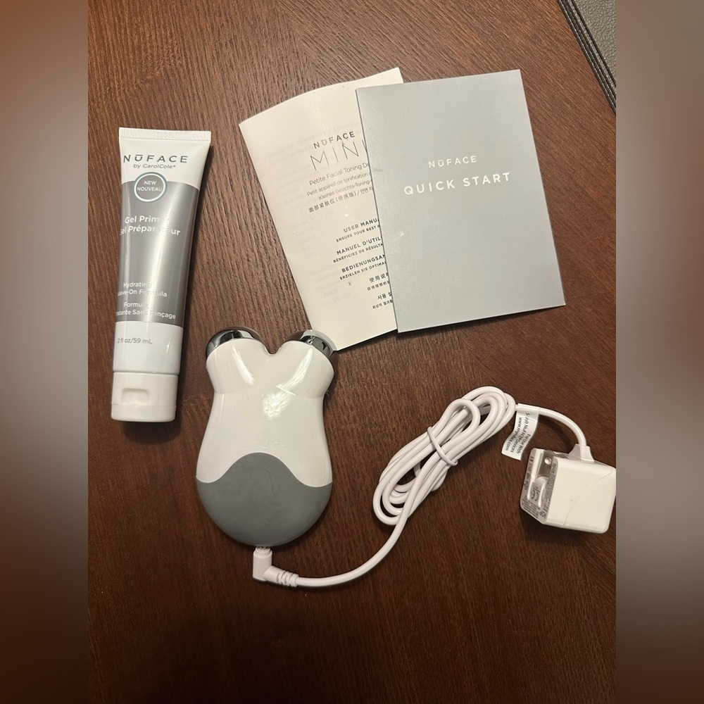 NuFace Classic Moni Starter Kit (Never Used)